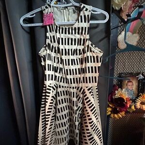 Dusen Dusen Black and Cream Dash Print Dress